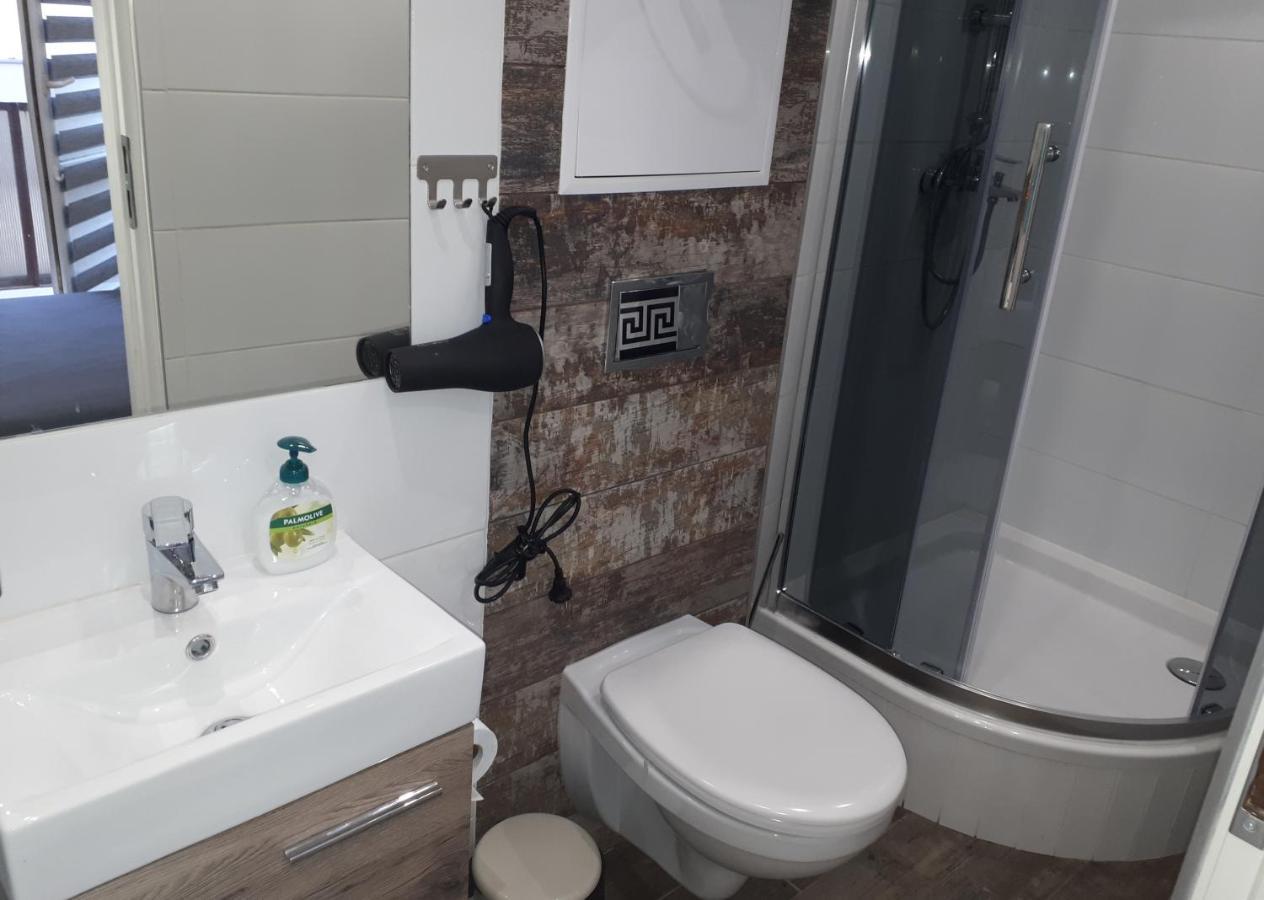 Apartamenty Centrum Mala Dwojeczka Blekitna Panoramiczna Balkonem Promenada キェルツェ エクステリア 写真